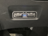 ハンドルの左下にETCがついています。高速道路の料金所の通過も楽々です。 カードの取り出しもしやすい場所についています。
