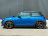 【MINI NEXT 認定中古車】安心の保証プログラムや延長保証など、MINI NEXT車両をご購入いただいたオーナーの皆様に、より快適なMINIライフを楽しんでいただくためのユニークなサービスをご用意しております。