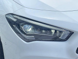 ●LEDヘッドライト:夜間走行時も良好な視界を確保し安心して運転できる高輝度LEDヘッドライトを装備!点灯速度が早く、消費電力も抑えられています。