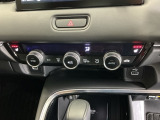 運転席/助手席シートヒーターで寒い日もすぐに温かくなり快適に過ごせます。3段階の温度調整が可能です
