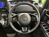 【純正革巻きステアリング】上質な革を使用することで、手にしっかり馴染みとても運転しやすいハンドルです♪