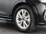 ●オシャレは足元からといいますが、車も同じく足元のエレガンスさで全体のイメージが変わります。