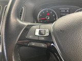 ◆クルーズコントロールにレーダーセンサーを組み合わせ、先行車を測定し設定されたスピードを上限に自動で加減速を行います。一定の車間距離を維持することで、長距離走行でのドライバーの疲労を低減させます。