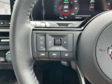 ハンドルスイッチで車両設定・オーディオの選曲や音量調整などが出来、安全性もアップ。
