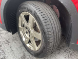 タイヤサイズは225/55R18です