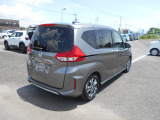 新車ディーラーの中古車コーナーです。保証・整備料金は車両価格に含まれております。諸費用まで入った支払総額は魅力的な価格になっていると思います。