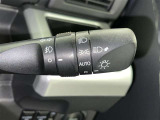 【オートライト】車外の明るさに応じて自動的にライトの点灯・消灯をしてくれます