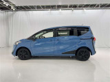両側パワースライドドア付きだから、狭い駐車スペースなどでの 乗り降りラクラク!小さなお子さまのいるご家庭には嬉しい装備。