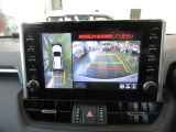 車両を上から見たような映像をナビ画面に表示するパノラミックビューモニターが付いています。