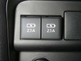 【充電用USB端子】デバイスの充電に便利です。※実際の接続端子は写真で確認or店舗までご気軽にお問合せください♪
