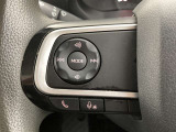 運転中、オーディオの操作をしてて、ハッとしたことはありませんか?ステアリングスイッチは、運転中でもハンドルでオーディオの操作が可能です。安全なドライブをサポートします。