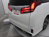 アクセルの踏み間違いや、踏みすぎなどで起こる衝突を緩和し、被害の軽減に寄与するインテリジェントクリアランスソナー[パーキングサポートブレーキ(静止物)]が装着されています。