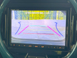 【バックカメラ】駐車時に後方がリアルタイム映像で確認できます。大型商業施設や立体駐車場での駐車時や、夜間のバック時に大活躍!運転スキルに関わらず、今や必須となった装備のひとつです!