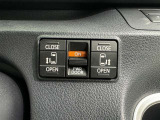 両側電動スライドドアで狭い所でも乗り降り楽々です!