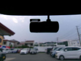 もし事故に遭遇してしまったら、あおり運転の被害にあったら・・不安ですよね、そこで運転中の映像と音を記録するドライブレコーダーです!万が一の備えに☆勿論、ドライブの思い出にも大活躍♪