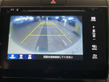 【バックカメラ】運転が苦手な方も車庫入れラクラクです!ギアをリバースに入れれば自動的に切り換わりますので、面倒な操作は不要です♪狭い駐車場もお車を傷つけず安心ですね!