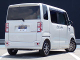 オリックス認定中古車は厳選した上質な車輌のみをお届け致します。全車にプロの職人による徹底した内外装の清掃、磨き上げ処理を施しております。