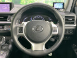 【純正革巻きステアリング】上質な革を使用することで、手にしっかり馴染みとても運転しやすいハンドルです♪