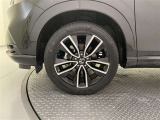 機敏さを引き立てる純正アルミ 225/50 R18 装着!