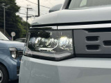 LEDヘッドライトは、点灯の瞬間から最大光量を発揮し、突然暗くなるトンネルなどでの安定感を高めます。