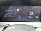様々な車両情報を表示してくれる、ディスプレイがついています。