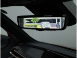 デジタルインナーミラー装備!車両後方のカメラの映像をデジタル補正で視認性を向上させてインナーミラー内に表示します♪視界を遮るものがなく、後席に同乗者がいても後方を確認しやすく安心です♪