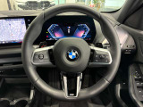☆ お車は内外装とも常駐している専門業者が自拠点にて丁寧に仕上げさせて頂きご納車させて頂きます。ご納車前の整備から最終の内外装仕上げやイノベクションコーティングまで、自拠点内ですべて仕上がります。
