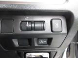 他拠点に展示中のお車も、専用端末でご覧いただけます!お客様のご要望等、何なりと申し付けください!