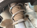 お車を安心してお乗りいただく為には、足回りの定期点検が欠かせません。サービスサポート(有償保証)では無料点検もご提供しており、安心のカーライフをお過ごしいただけるサポート体制が整っています。