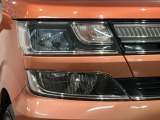 LEDヘッドライトは、点灯の瞬間から最大光量を発揮し、突然暗くなるトンネルなどでの安定感を高めます。