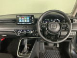 【ハンドル】運転にかかわる様々な操作を安全に行えるように視点移動が少なく操作性に配慮されたスイッチ類が凝縮されたコックピットです。