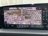 ●MMIナビゲーション『高解像度カラーディスプレイに、Bluetooth(R)接続によるハンズフリー通話機能を搭載しています。』