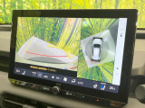 【パノラミックビューモニター】専用のカメラにより、上から見下ろしたような視点で360度クルマの周囲を確認することができます☆死角部分も確認しやすく、狭い場所での切り返しや駐車もスムーズに行えます。