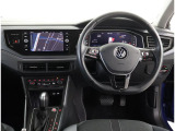 レザーステアリングにデジタルメーターです!車両情報、ナビをメーター画面内で確認できます)お客様の運転をサポートします!