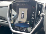 【マルチテレインモニター】車のフロントやサイドのカメラ画像を同時にモニター表示することで、悪路や狭い道を走行時でも周囲の状況確認ができ安心!本格SUVにうれしい装備です♪