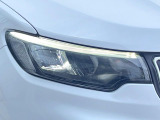 ●LEDヘッドライト:夜間走行時も良好な視界を確保し安心して運転できる高輝度LEDヘッドライトを装備!点灯速度が早く、消費電力も抑えられています。
