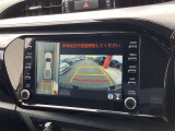 パノラミックビューモニターで、後方と全体を確認しながら安心して駐車することができます。
