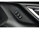 運転席のシートポジションメモリー機能は、登録済みの運転者と交代しても、シートポジションの変更の手間がかかりません。