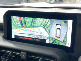 【パノラミックビューモニター】専用のカメラにより、上から見下ろしたような視点で360度クルマの周囲を確認することができます☆死角部分も確認しやすく、狭い場所での切り返しや駐車もスムーズに行えます。