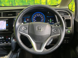 【純正革巻きステアリング】上質な革を使用することで、手にしっかり馴染みとても運転しやすいハンドルです♪