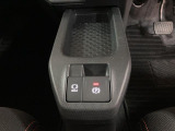 【電動パーキング】指先だけで簡単に操作が可能な電動パーキングブレーキを搭載♪渋滞時や信号待ちで便利なオートブレーキホールド機能も搭載☆