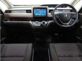 ◆視界広々で非常に運転しやすくロングドライブでも疲れを感じさせないすっきりとまとまったインパネ周りです。