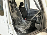 【運転席・助手席】内装ルームクリーニング済みです。しっかり綺麗にしていますので、是非、お確かめください。車に自信があるからこそ、是非一度ご来店頂き内外装も見てもらえると幸いです。