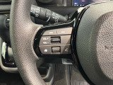 ステアリングにオーディオ操作スイッチが付いています。オーディオ画面に直接タッチしなくても操作が出来ますので、運転に集中できます。