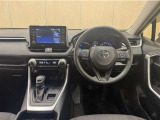 RAV4ならではの見晴らしのよい前方視界で、快適なドライブをお楽しみいただけます。