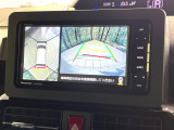 【パノラマモニター】専用のカメラにより、上から見下ろしたような視点で360度クルマの周囲を確認することができます☆死角部分も確認しやすく、狭い場所での切り返しや駐車もスムーズに行えます。