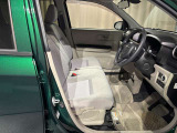 運転席も広々でゆったりとした気分で運転できます☆