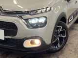 ●LEDヘッドライト:夜間走行時も良好な視界を確保し安心して運転できる高輝度LEDヘッドライトを装備!点灯速度が早く、消費電力も抑えられています。