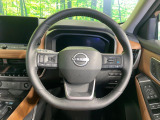 【純正革巻きステアリング】上質な革を使用することで、手にしっかり馴染みとても運転しやすいハンドルです♪