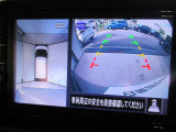 ■アラウンドビューモニター搭載。車体を4方向のカメラで「上から見下ろしたような映像」を映します。車庫入れが苦手な方も映像サポートでラクラク駐車できます。
